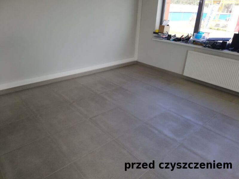 Posadzka gresowa przed czyszczeniem